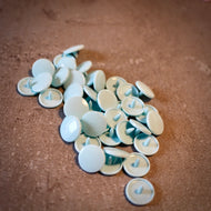 B59 - Lyseblå - Plastikknapper